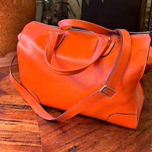 Stunning Valextra handbag in “Hermes” orange.